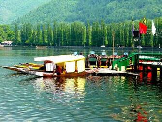 Shikaras Waiting At A Ghat HD Kashmir Wallpaper