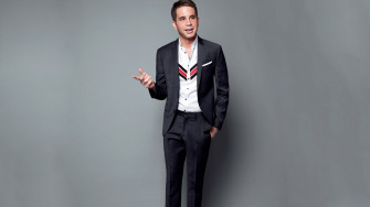 Elegant Man In Suit HD Wallpaper