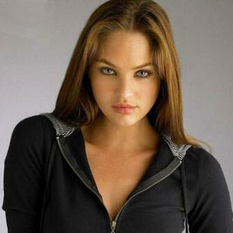 Candice Swanepoel En Poblaner As Clich L Nea
