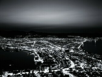 Black And White City Wallpaper