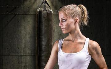 Karate Girl Wallpaper