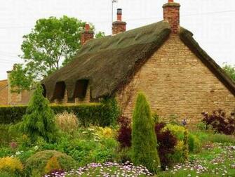 English Cottage Wallpaper