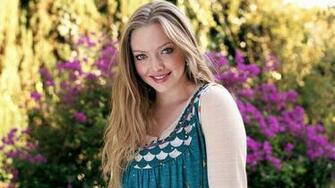 Hollywood Actress Amanda Seyfried Wallpaper HD