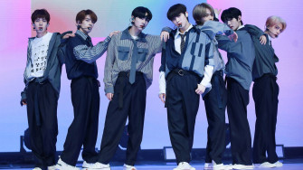 K Pop Boy Group Enhypen Aesthetic Wallpaper