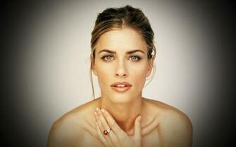 Amanda Peet Gorgeous HD Pics Wallpaper Celebrities 4k