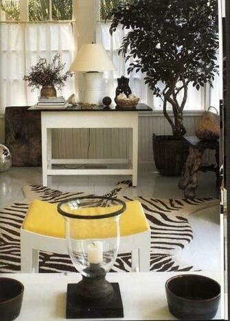 Hadley S Home In Naples Clearly He Liked Yellow Chose The
