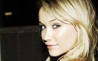 Katrina Bowden Close Up Wallpaper