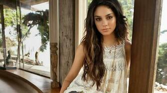 Celebrity Press Vanessa Hudgens Wallpaper