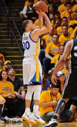 Stephen Curry Dunk Zoom