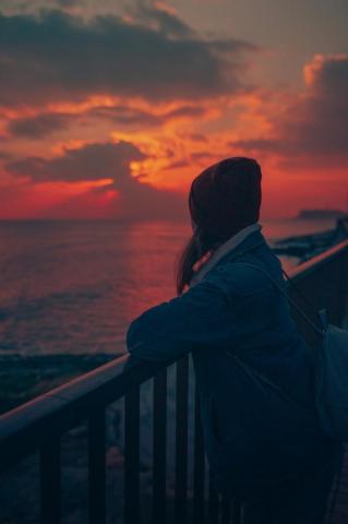 Stunning Sunset Girl Pictures HD Image