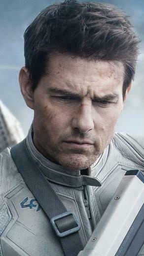 Tom Cruise In Oblivion iPhone 5s 5c Se Wallpaper