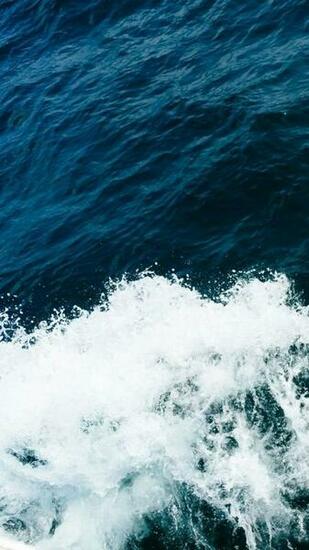 Sea Waves iPhone Wallpaper