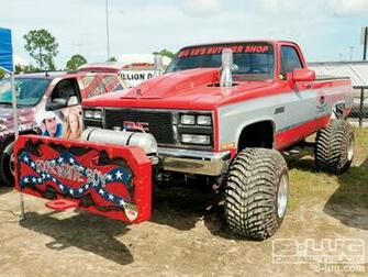 Mud Bogging Trucks Offroad Race