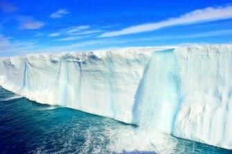 Iceberg Wallpaper