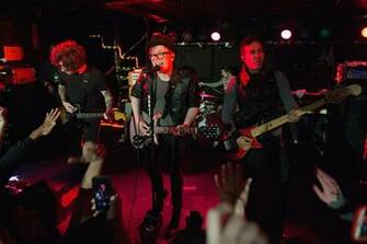 Fall Out Boy Wallpaper Save Rock And Roll Find Tickets