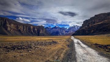 On The Road To Spiti Valley North India Wallpaper