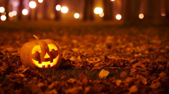 Aesthetic Halloween Background Wallpaper