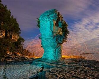 Wallpaper Flowerpot On Bears Rump Island Ontario Canada