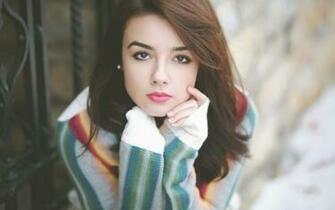 Awesome Girls HD Wallpaper Mobile