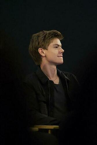 Thomas Brodie Sangster Photo Sharing