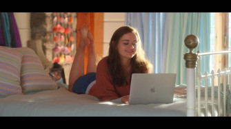 The Kissing Booth Joey King Laptop I7oath8v5vrt2it4 Wallpaper