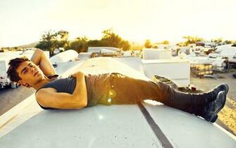 Zac Efron Background Wallpaper High Definition