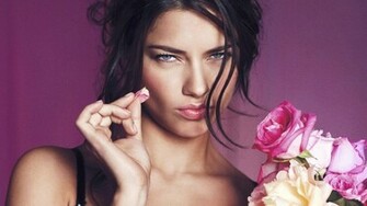 Adriana Lima Wallpaper HD