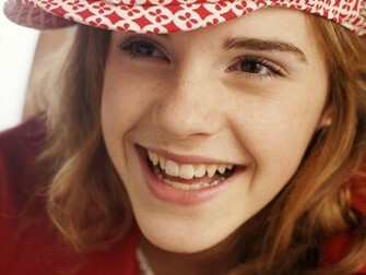 Emma Watson Smile Wallpaper HD