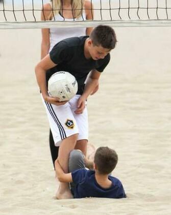 Brooklyn Beckham Photos The Kids Having Fun On Mother