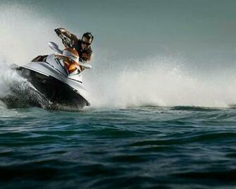 Hq Jetski Desktop Wallpaper