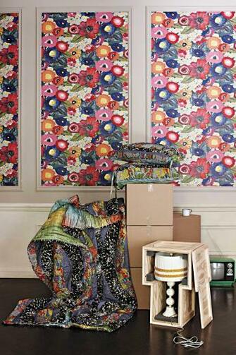 Kylie S Room Blazing Poppies Wallpaper Anthropologie