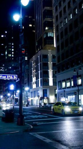 City Street Night iPhone 5s Wallpaper