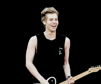 Luke Hemmings Image Wallpaper And Background Photos