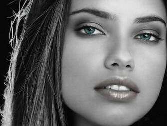 Adriana Lima Black And White HD Wallpaper