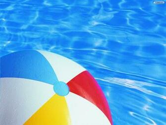 Ball In Swinmming Pool Wallpaper