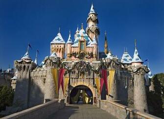 My Favorite Time Of Year To Visit Disneyland Is During The Holiday