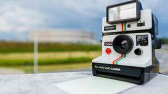 Wallpaper Polaroid Camera Retro Style 4k UHD
