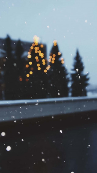 iPhone Christmas Aesthetic Filter Snow Wallpaper