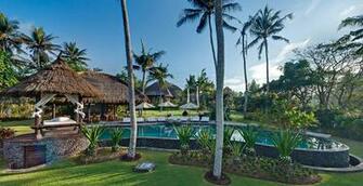 Taman Ahimsa Swimming Pool And Villa In The Background Seseh