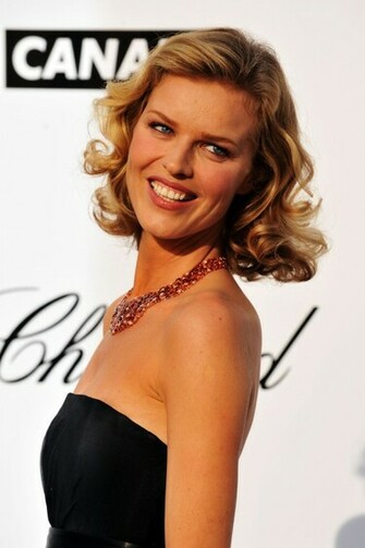 Celebrity Eva Herzigova Photos Pictures Wallpaper