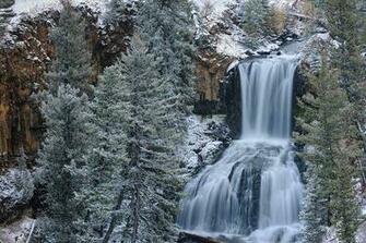Yellowstone Waterfall Places I Ve Been But Not In Winter Pinter