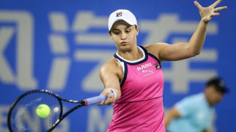 Ashleigh Barty Wearing Pink Wallpaper