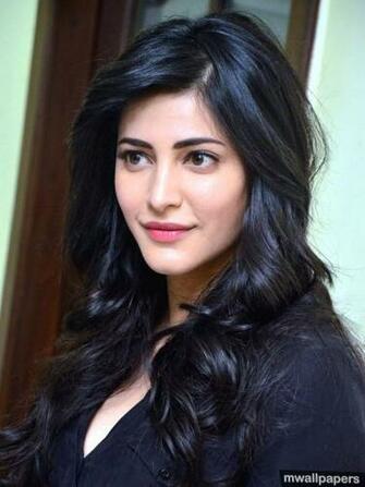 Shruti Haasan Cute HD Photos 1080p In Quality