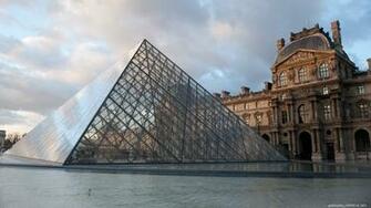 The Louvre Wallpaper