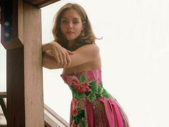 Katie Holmes Wallpaper Beautiful Pictures And