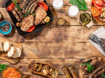 Grilled Meats Bread Meat Bbq Vegetables Sauce Wood