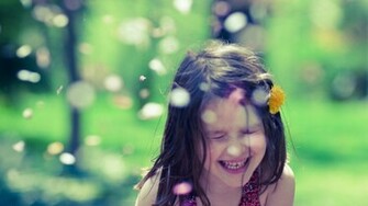 Cute Little Girl Are Happy HD Wallpaper