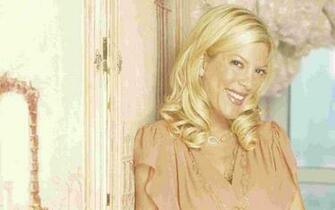 Tori Spelling Wallpaper Celebrities