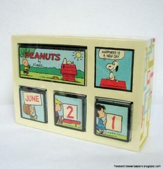 Hallmark Snoopy Paj3219 Perpetual Calendar
