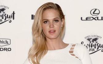 Erin Heatherton Portrait At The Sports Illustrated Swimsuit Wallpaper